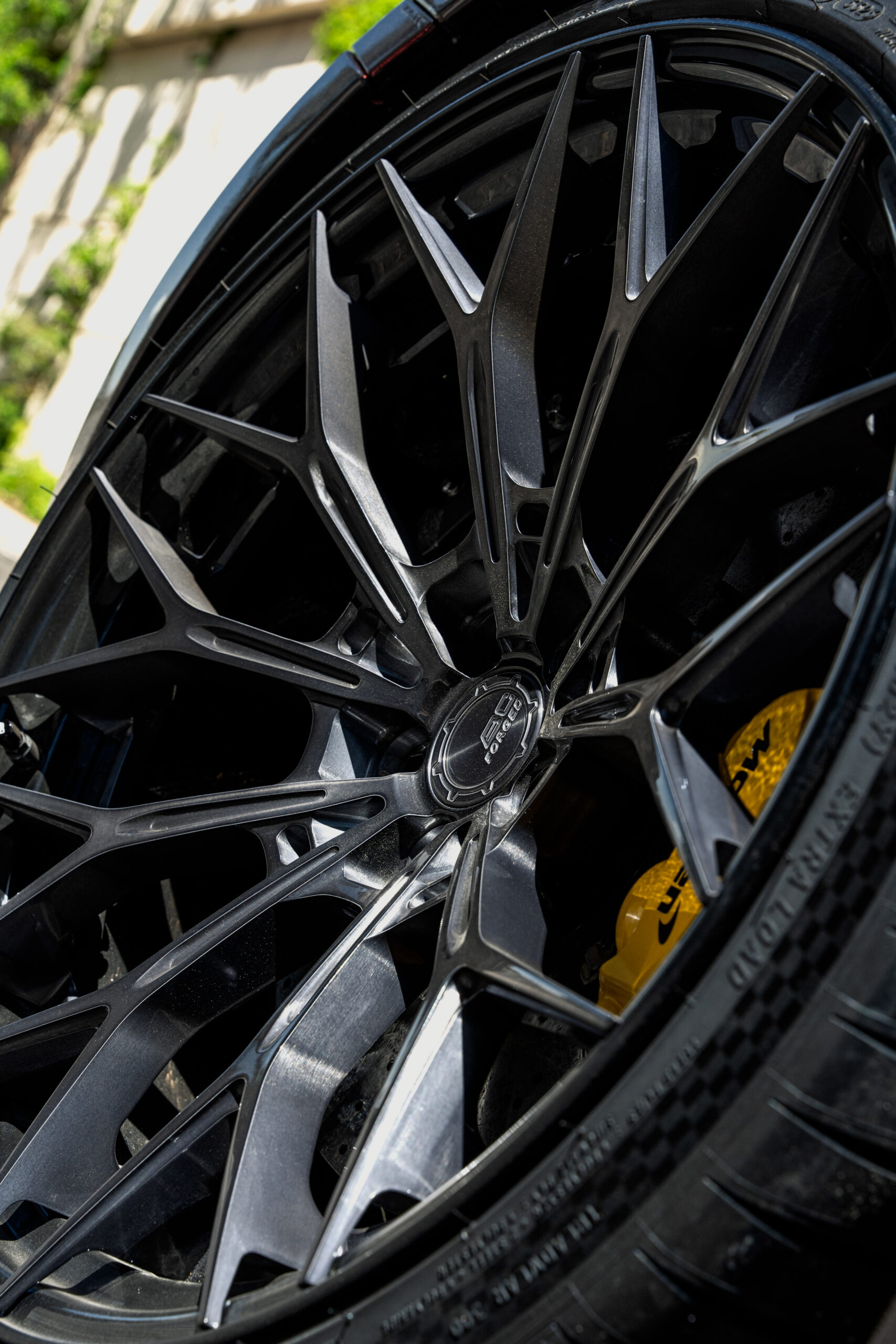 Closup shot of the BC Forged wheels completing this Mclaren 720s