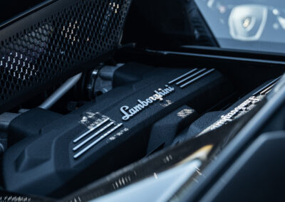 The Lamborghini Revuelto no longer has a glass engine cover in the rear and instead leaves the top of the engine exposed